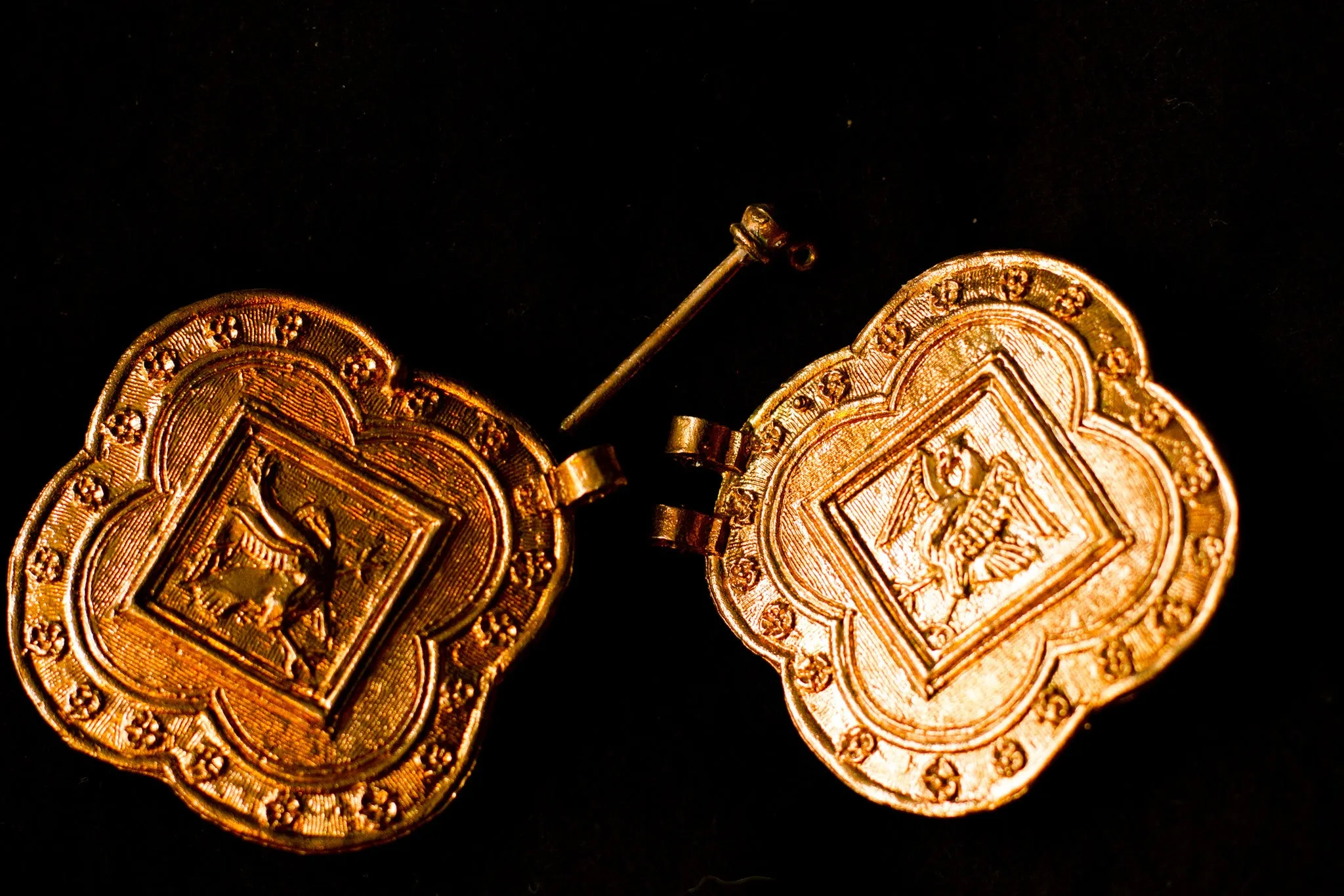 15th C clasp with Bird Design - Y-28