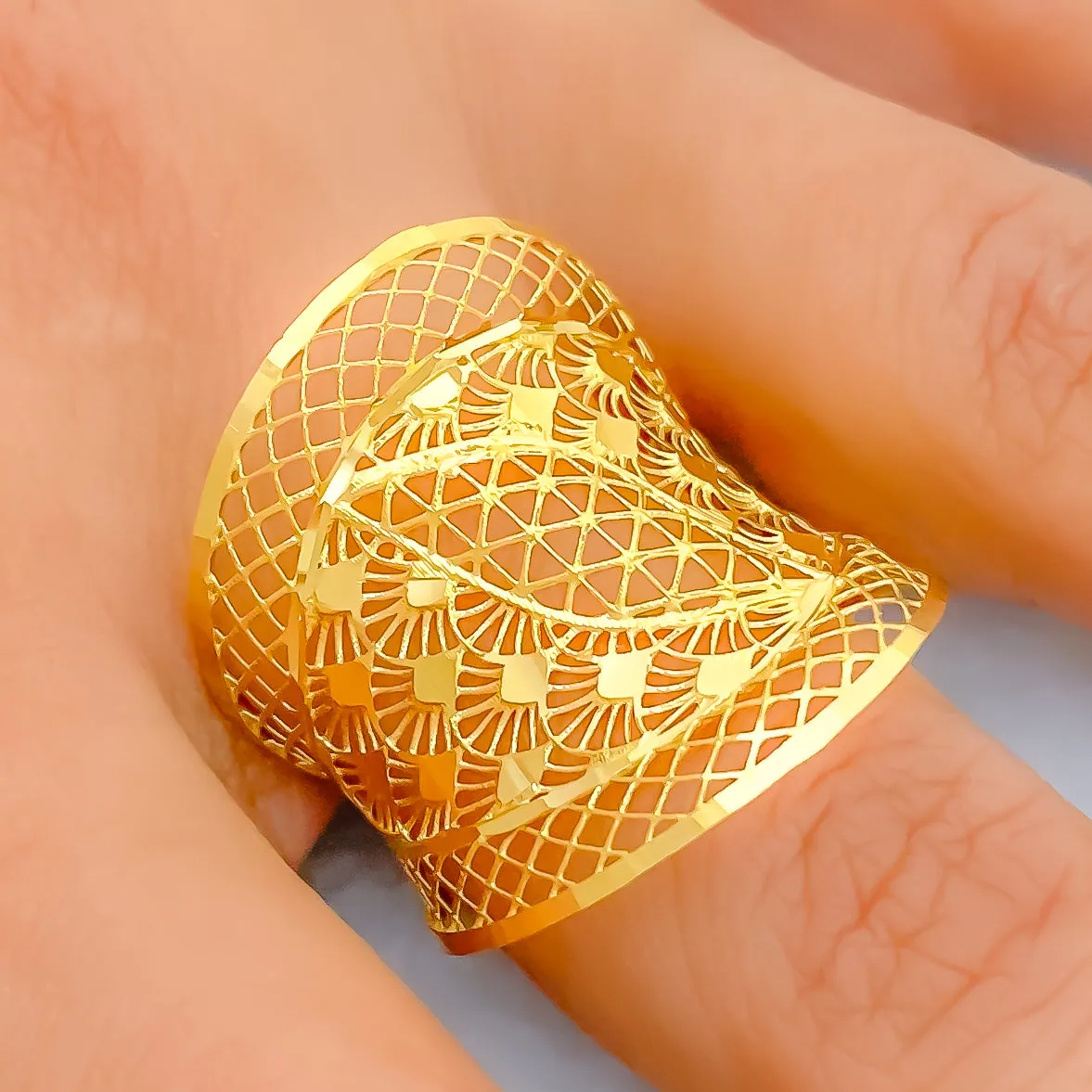 Beautiful Geometric 21k Gold Ring