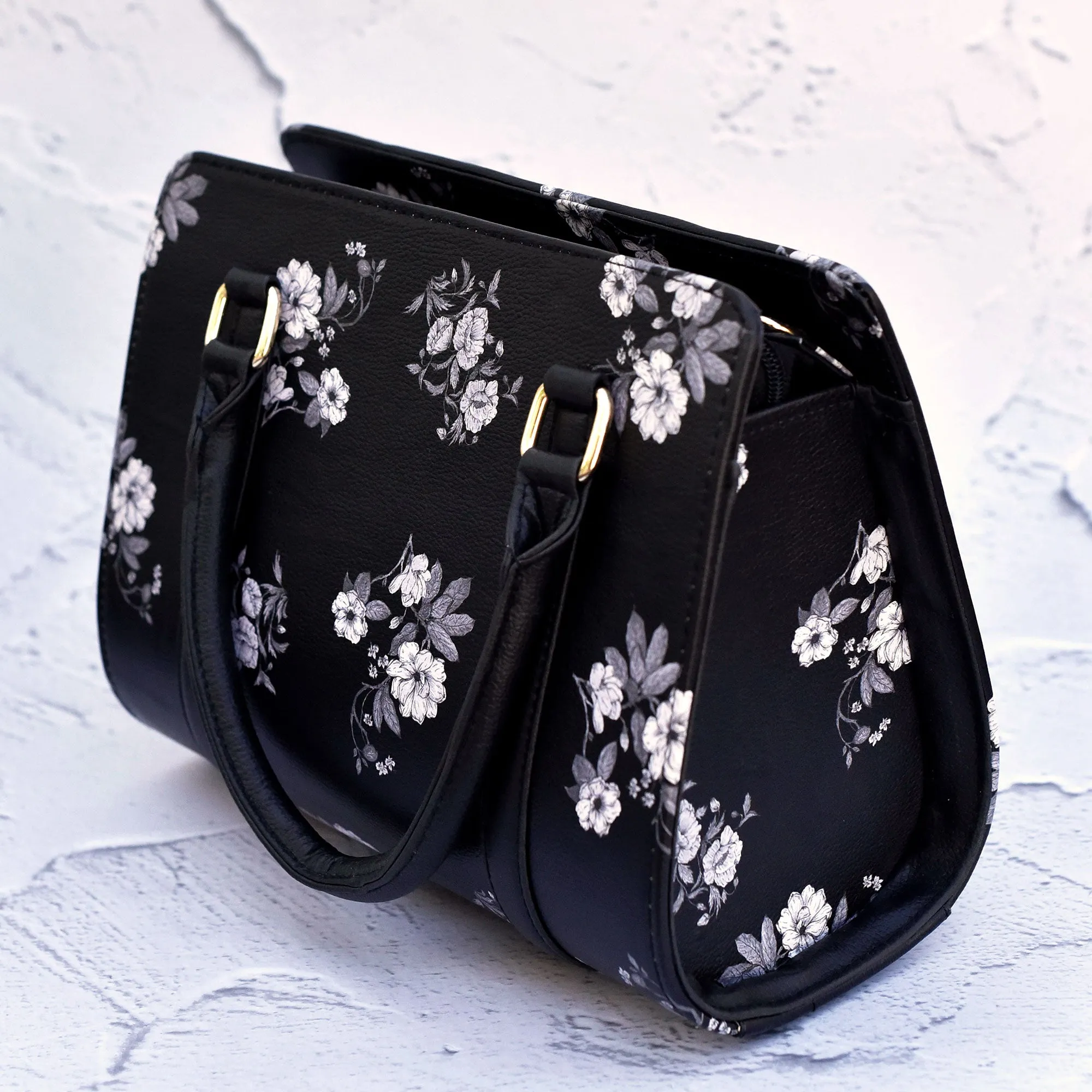 Black Beauty - Shoulder Bag