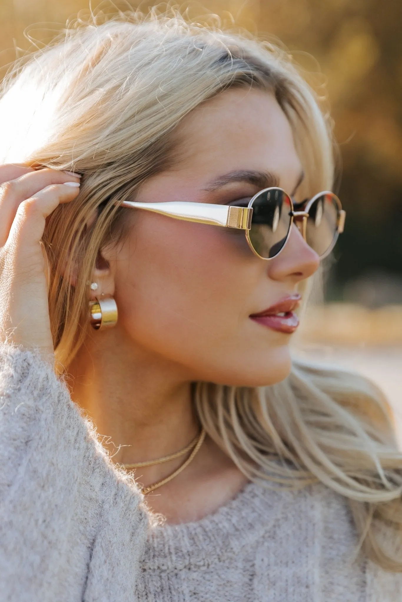 Everyday Chic Round Sunglasses - Gold