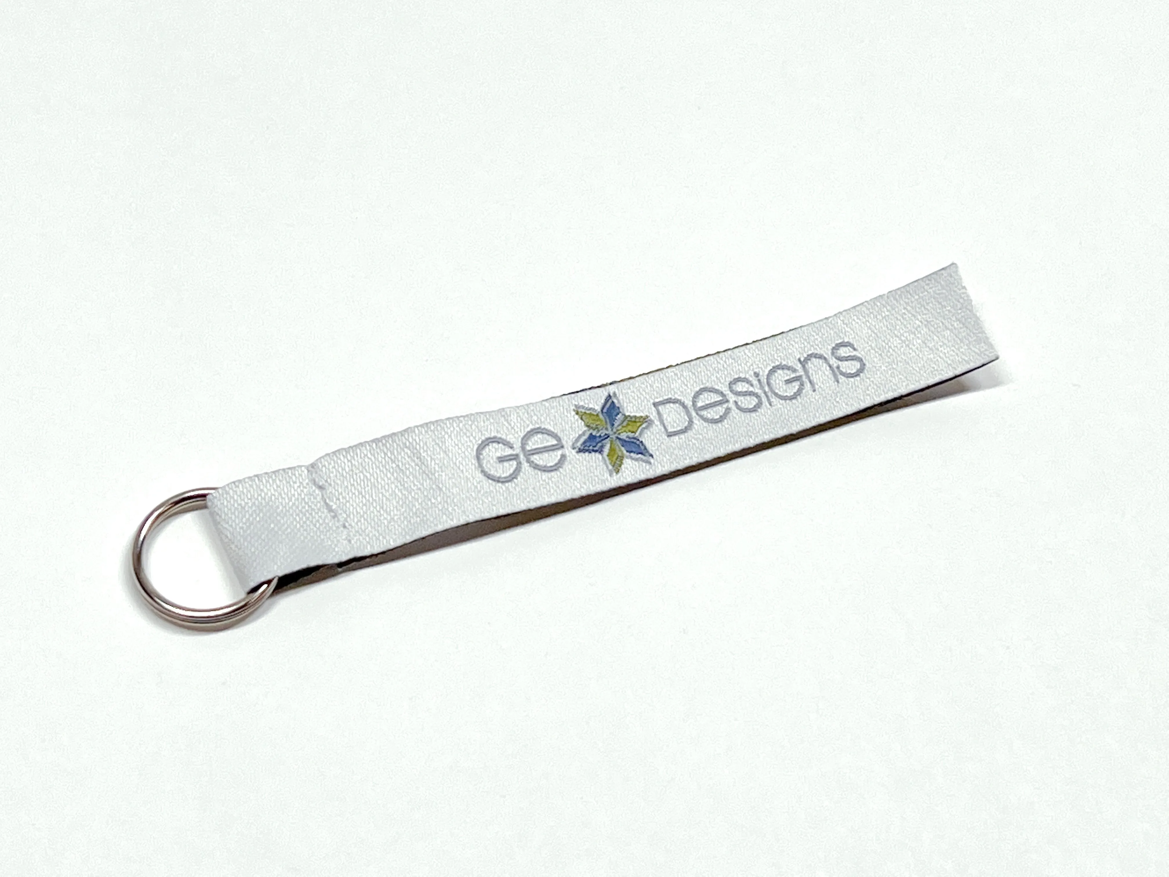 GE Designs Zipper Pull