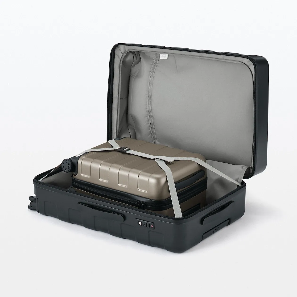 Hard Shell Suitcase - 105L (77cm)