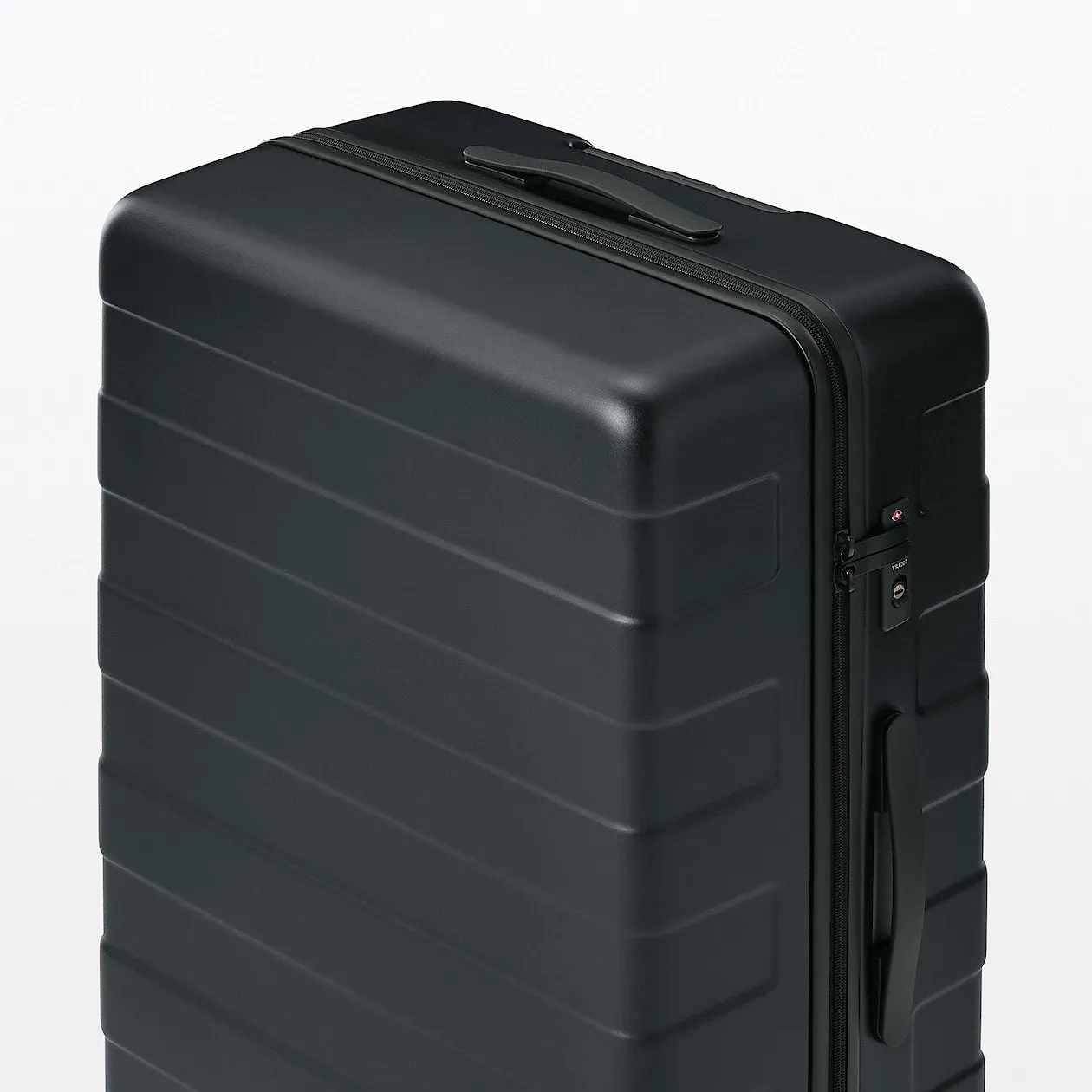 Hard Shell Suitcase - 105L (77cm)