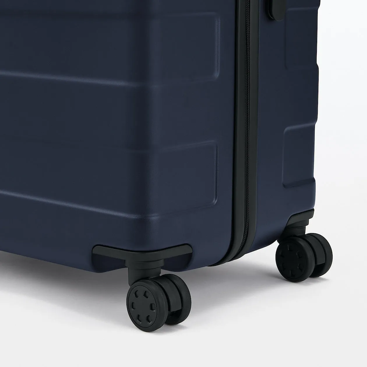 Hard Shell Suitcase - 105L (77cm)