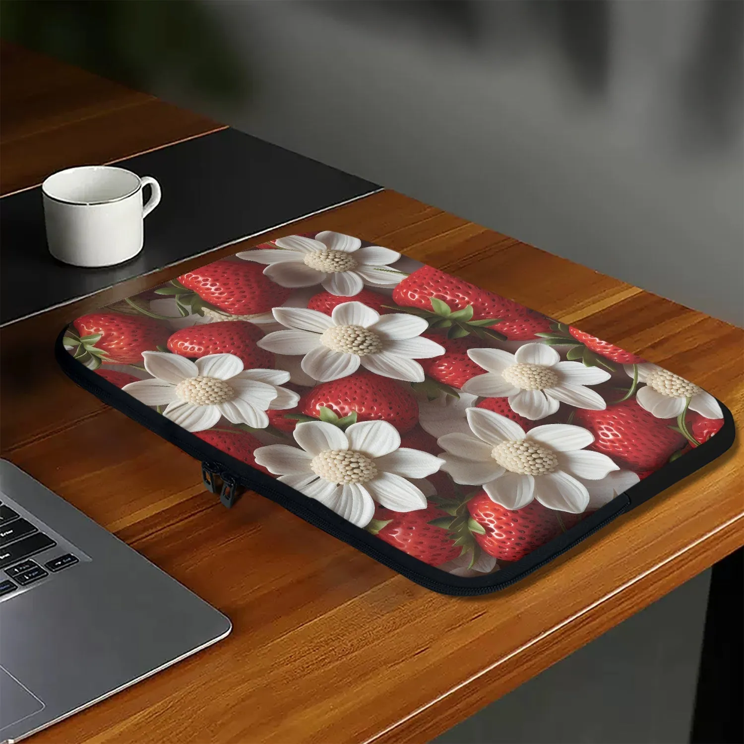 Laptop Sleeve - without handles - Strawberries