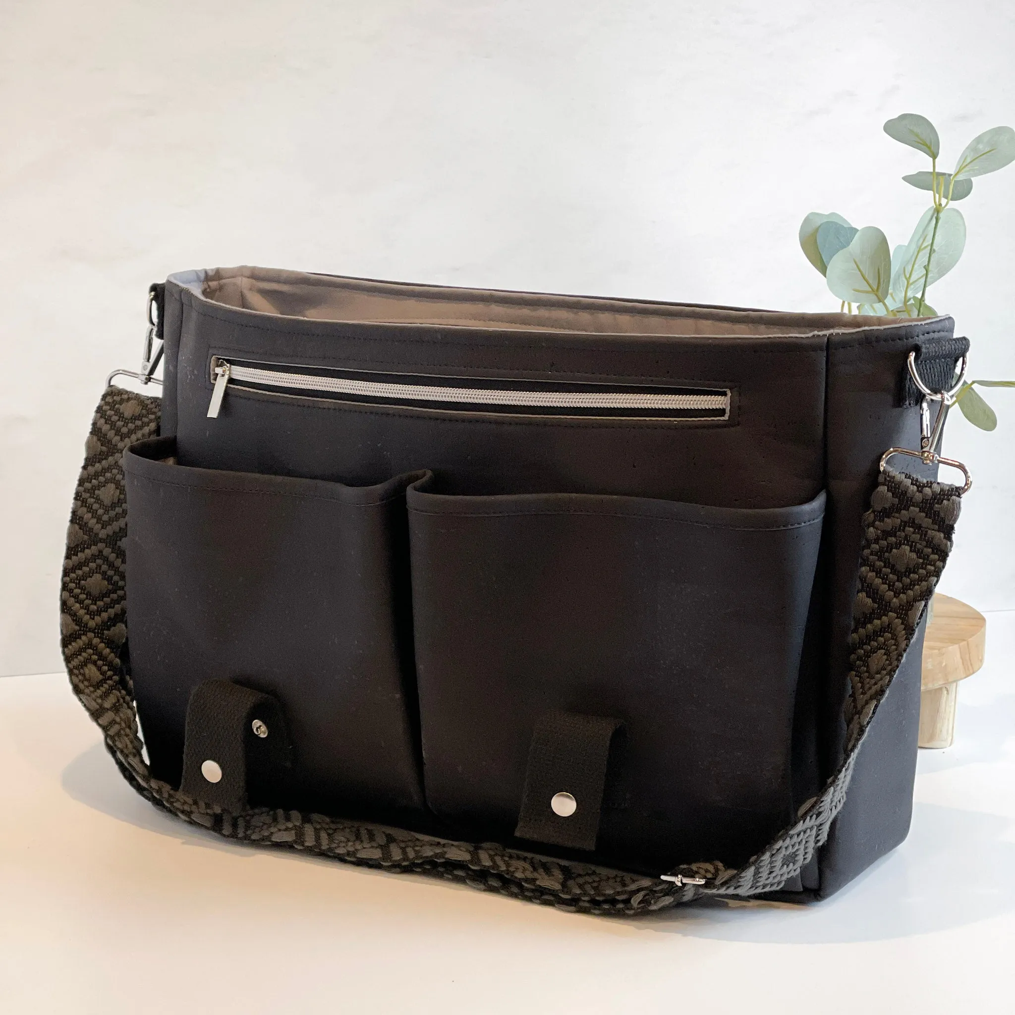 NOMAD messenger bag | COAL