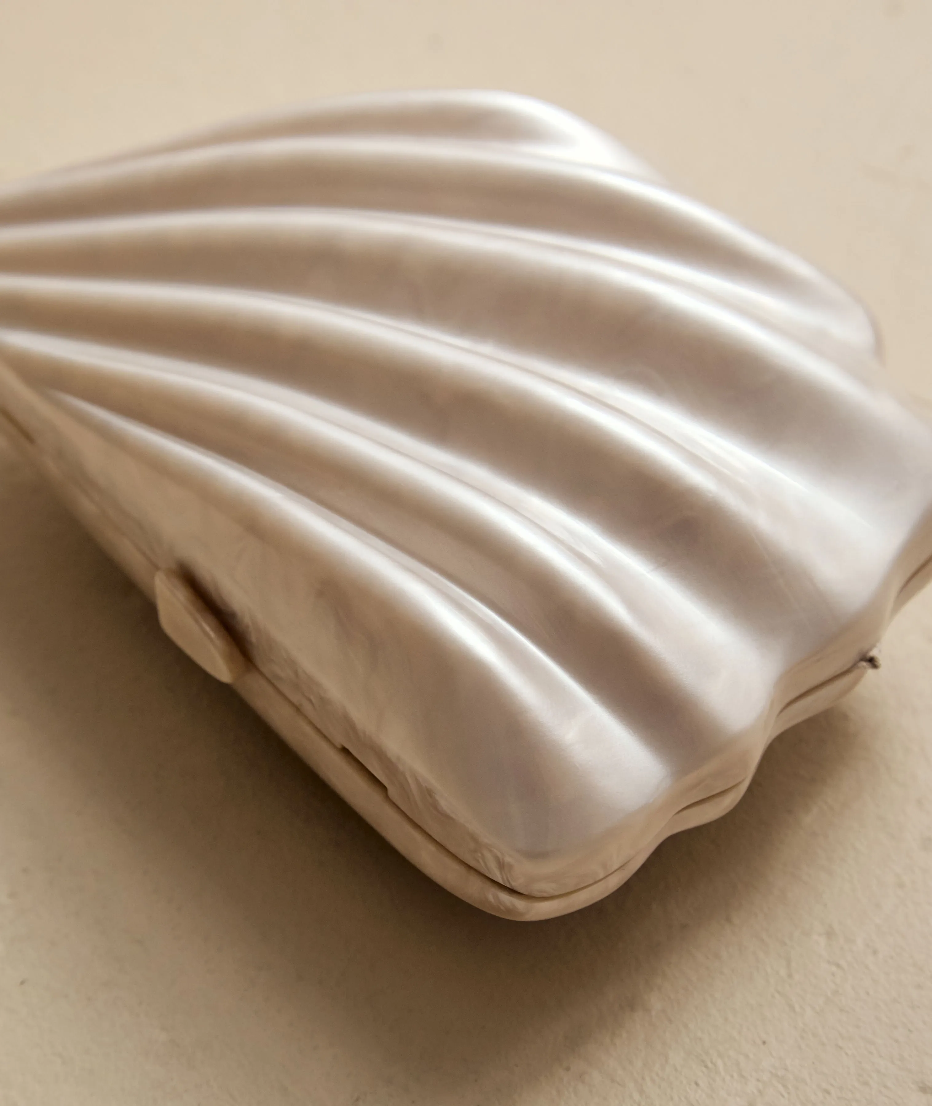 Shell Clutch Bag - Ivory