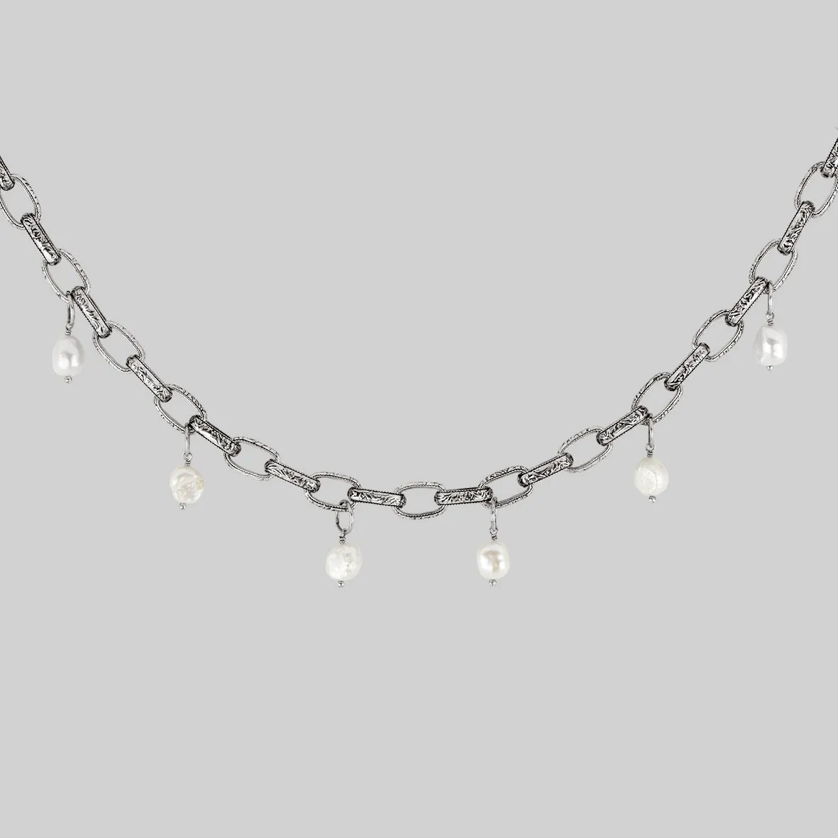 SOVEREIGN. Ornate Link Pearl Collar - Silver