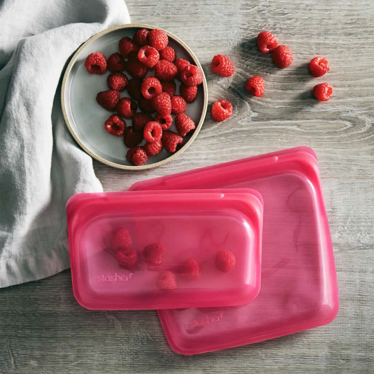 Stasher Sandwich Bag Raspberry